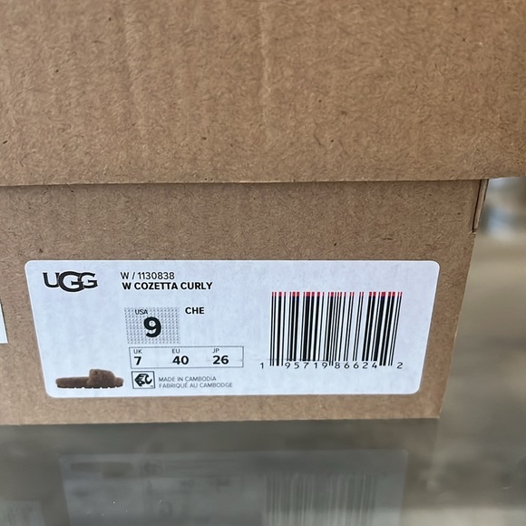 Like NEW! Ugg Slippers - Picture 2 of 4